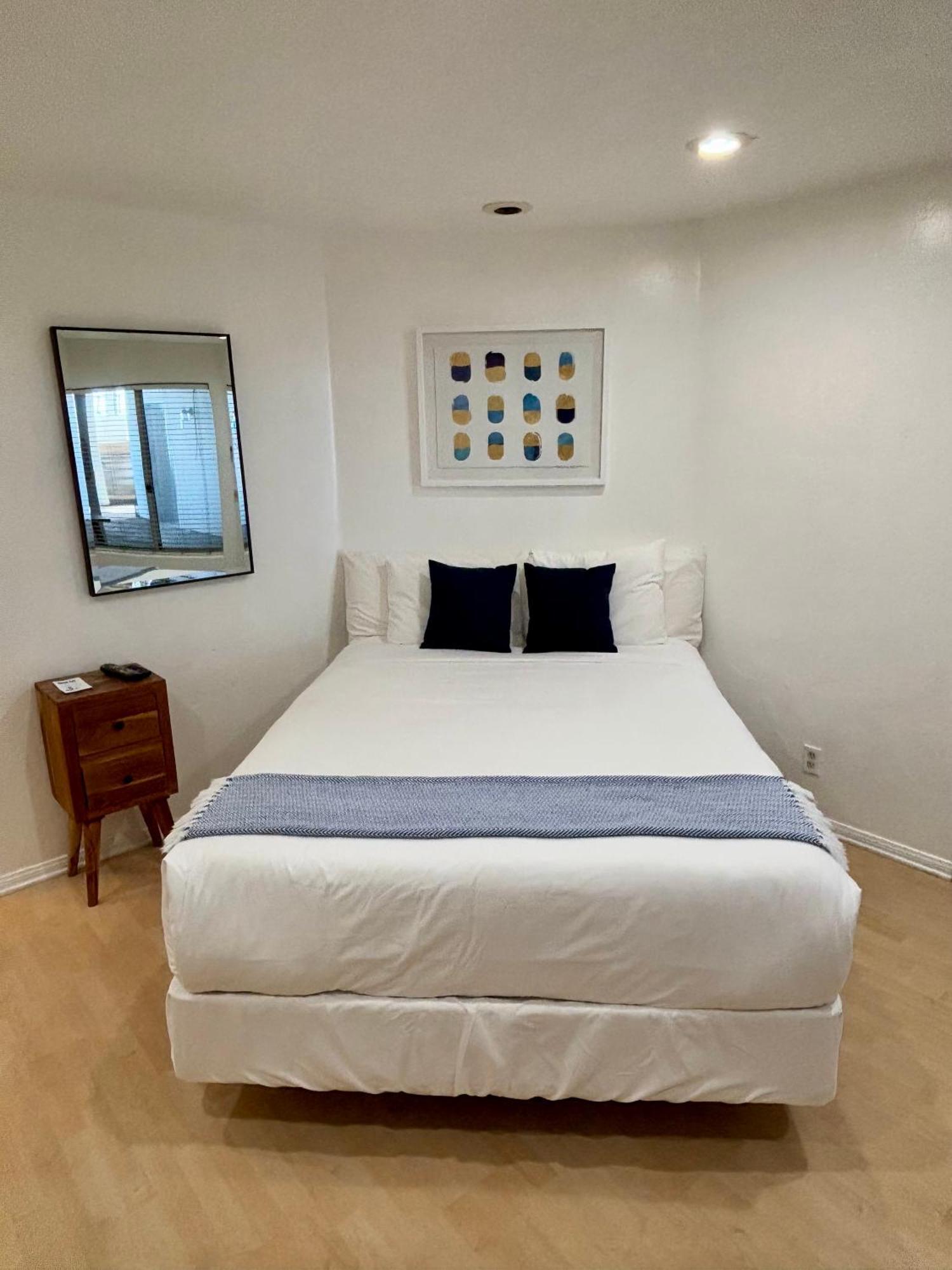 Casa Tropicana San Clemente Room photo